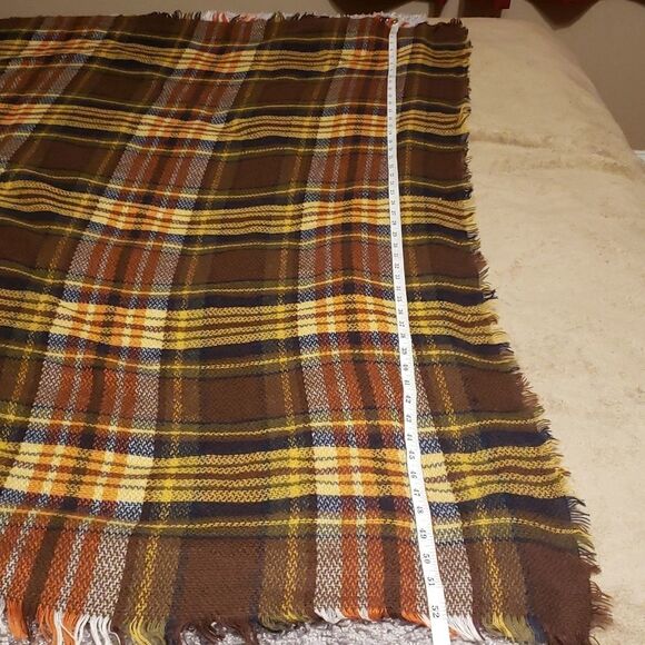 LARGE scarf. 52" x 52" - Picture 3 of 4